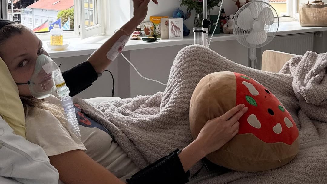 Modelka Bella Hadid bola opäť hospitalizovaná kvôli chronickej lymskej borelióze.