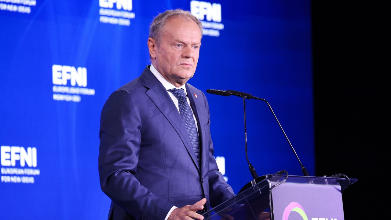 Donald Tusk zapowiada repolonizację. Polacy ocenili pomysł premiera [SONDAŻ]