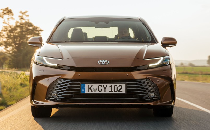 Nowa Toyota Camry