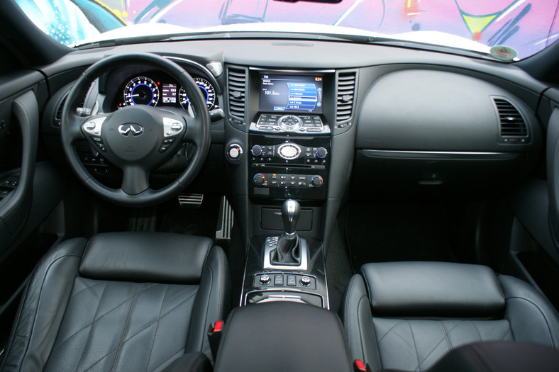 Infiniti QX70 S