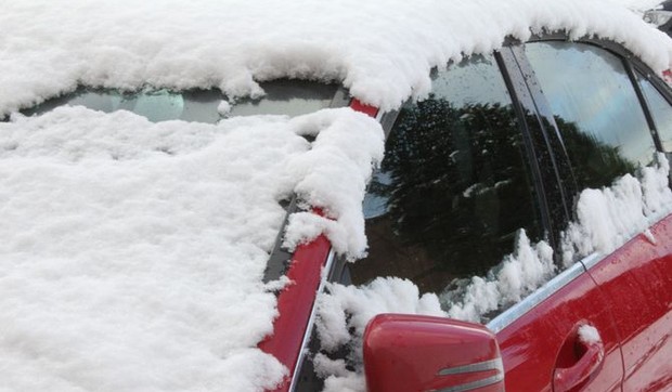 Zimska oprema za automobile: Pet stvari koje treba da imate u gepeku