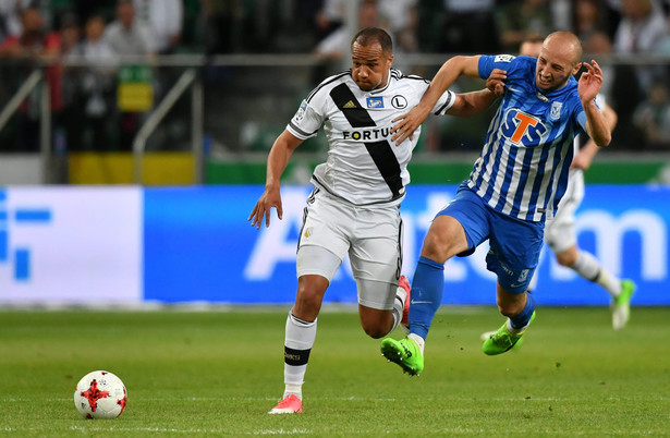 Lotto Ekstraklasa: Tylko jeden celny strzał Lecha. To musiało się skończyć porażką. Legia nowym liderem