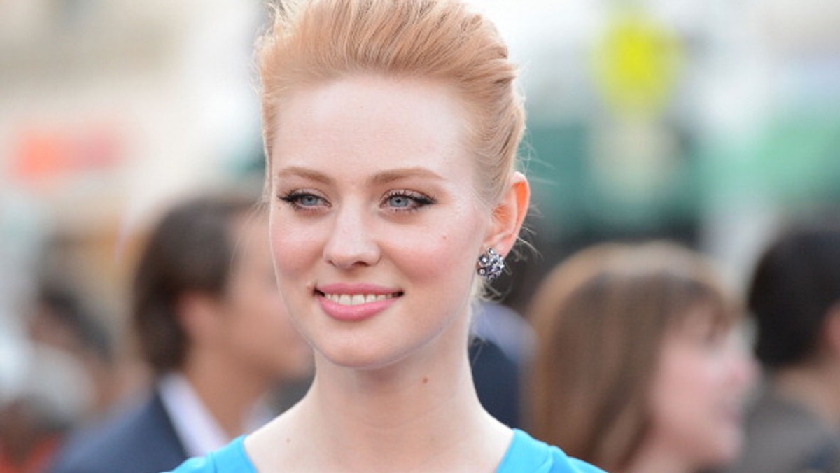 Znana z serialu "Czysta krew" Deborah Ann Woll zagra u boku Zaka Efrona w komedii romantycznej "Are We Officially Dating?".