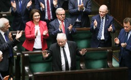 Kaczyński podczas debaty nad wotum nieufności: My z naprawy Rzeczypospolitej nie zrezygnujemy