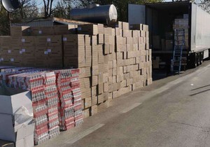  Policija pronašla više od 2.000 boksova cigareta