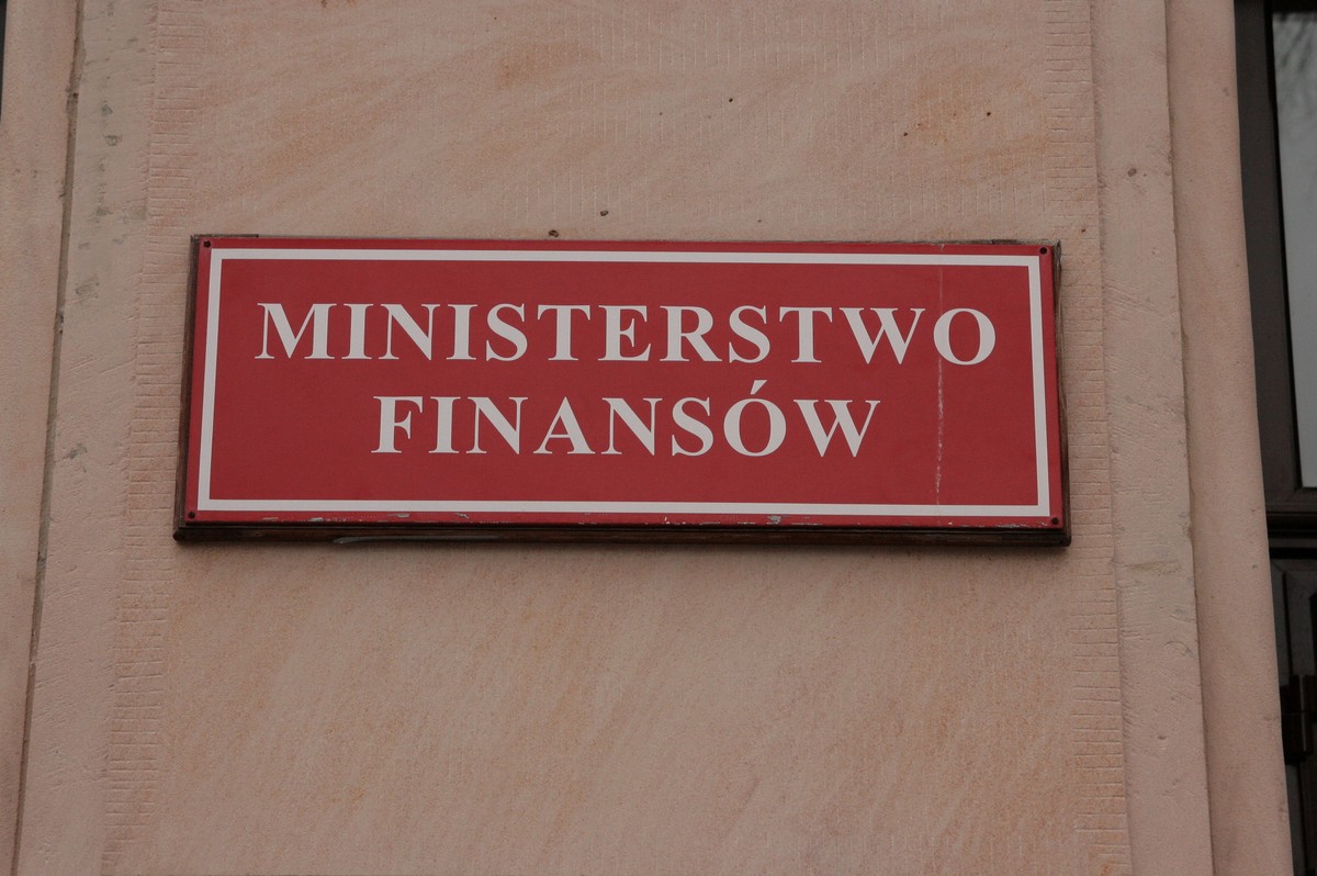 Resort finansów chce, by od 2013 roku przedsiębiorcy przestali płacić w grudniu podwójne zaliczki podatkowe.