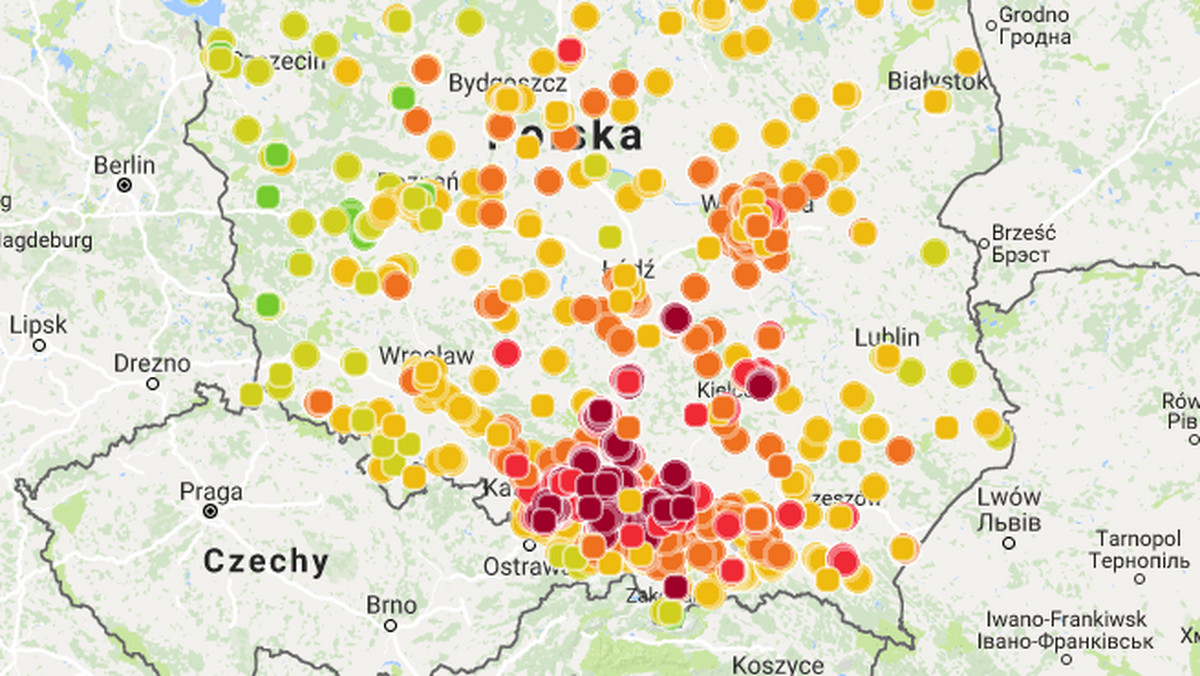 Smog nad Polską. Dziś w wielu miastach jakość powietrza jest bardzo zła. Najgorsza sytuacja występuje na południu kraju. Wysokie zanieczyszczenie powietrza występuje m.in. w Małopolsce i na Śląsku. Zła sytuacja smogowa jest również w Warszawie.