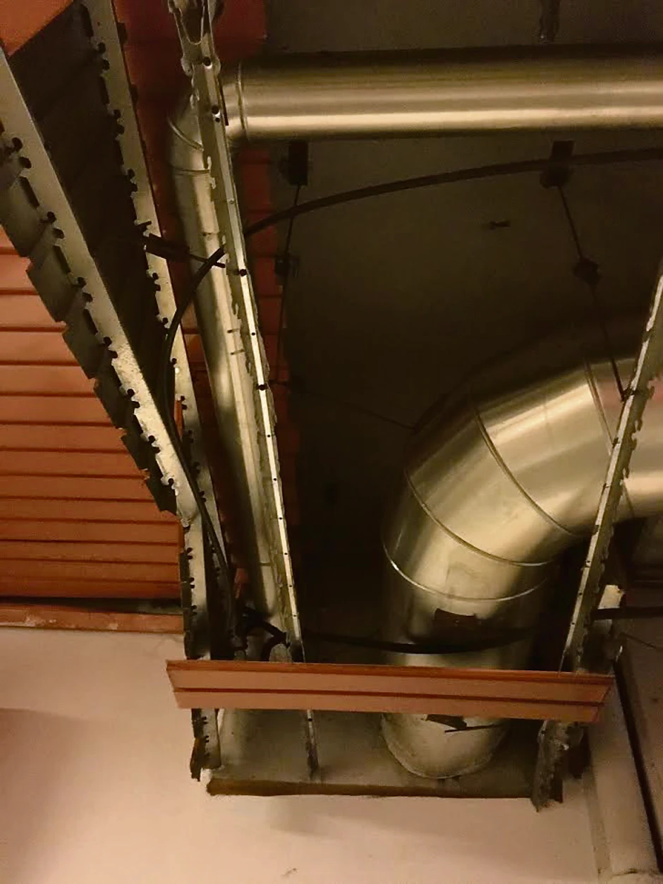 Ogoljena ventilaciona cev