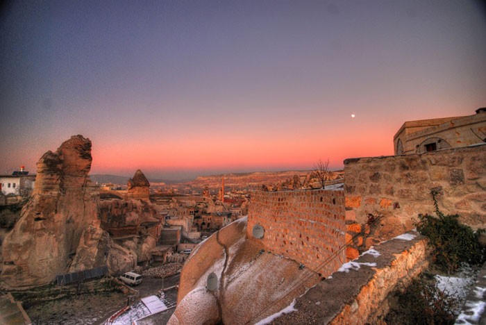 Traveller's Cave Hotel