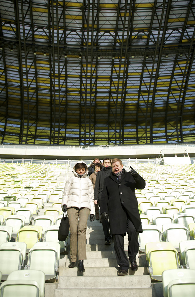 Minister sportu Joanna Mucha wizytuje stadion w Gdańsku