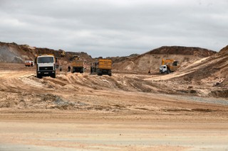 Europosłowie prawie jednogłośnie krytykują budowę elektrowni atomowej w Ostrowcu