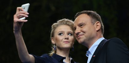 Kinga Duda w znanym standardzie muzyki rozrywkowej. Porównaj jej wykonanie z oryginałem