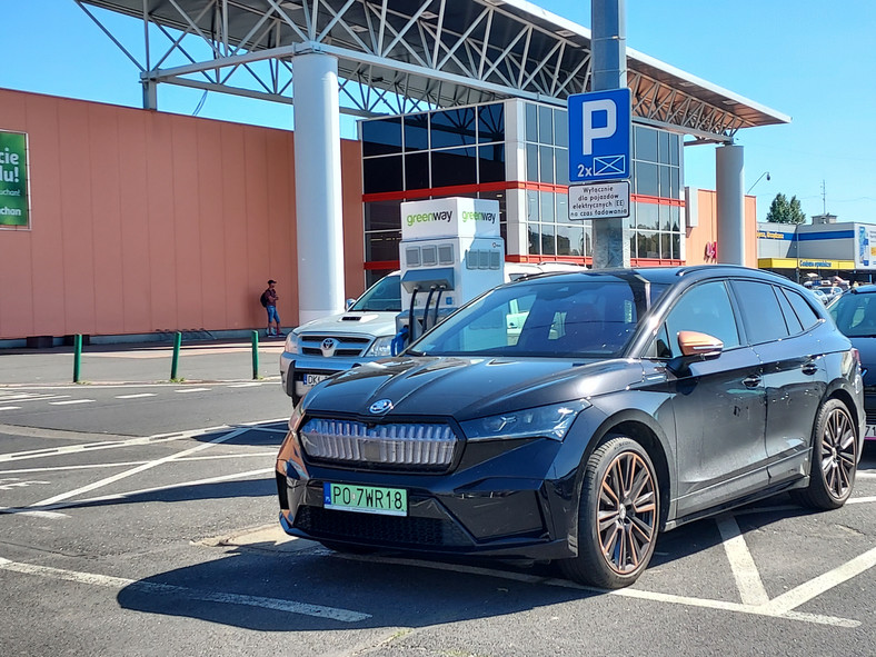 Skoda Enyaq 2022 80 kWh, stacja ładowania Greenway w Wałbrzychu