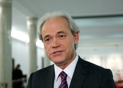 Poseł PO na Twitterze: Przede mną na letnich laczkach 520 km