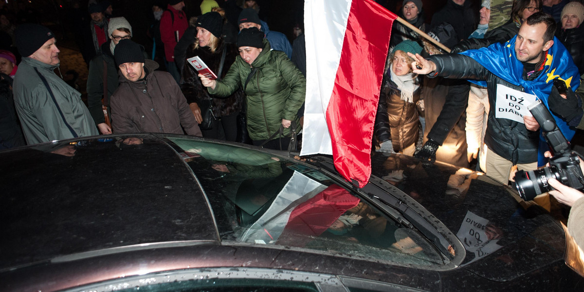 Krakowianie nie chcą polityków na Wawelu. Jest petycja