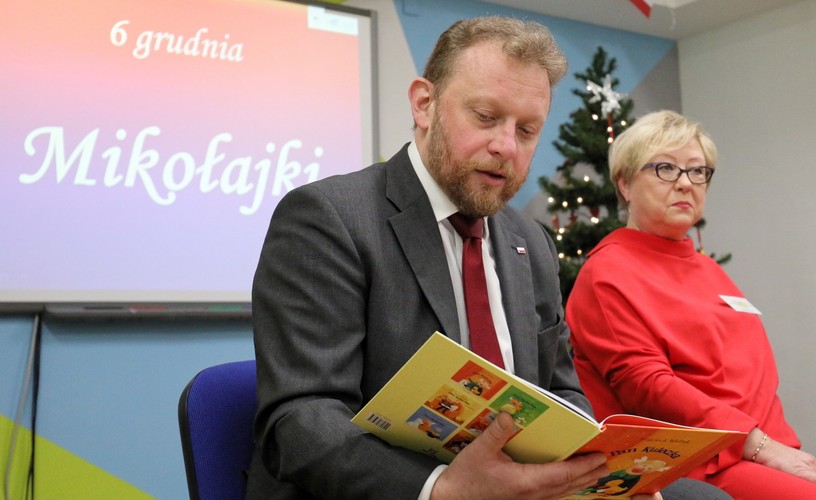 Minister zdrowia Łukasz Szumowski na spotkaniu z dziećmi w Szpitalu Dziecięcym przy ul. Niekłańskiej w Warszawie