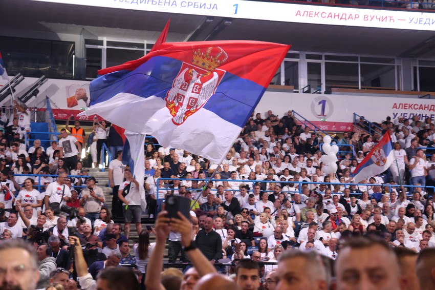 Predizborni skup u Areni