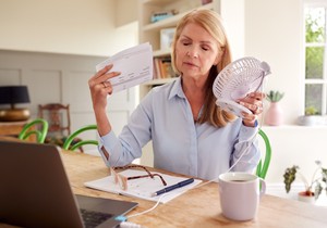 Menopauza nije faza koje se treba plašiti niti kroz koju treba proći sa trpnjom
