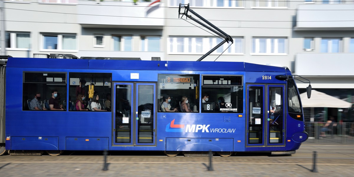 Nie ma mowy o podnoszeniu jakichkolwiek opłat dla naszych pasażerów - zapewniają władze MPK Wrocław.