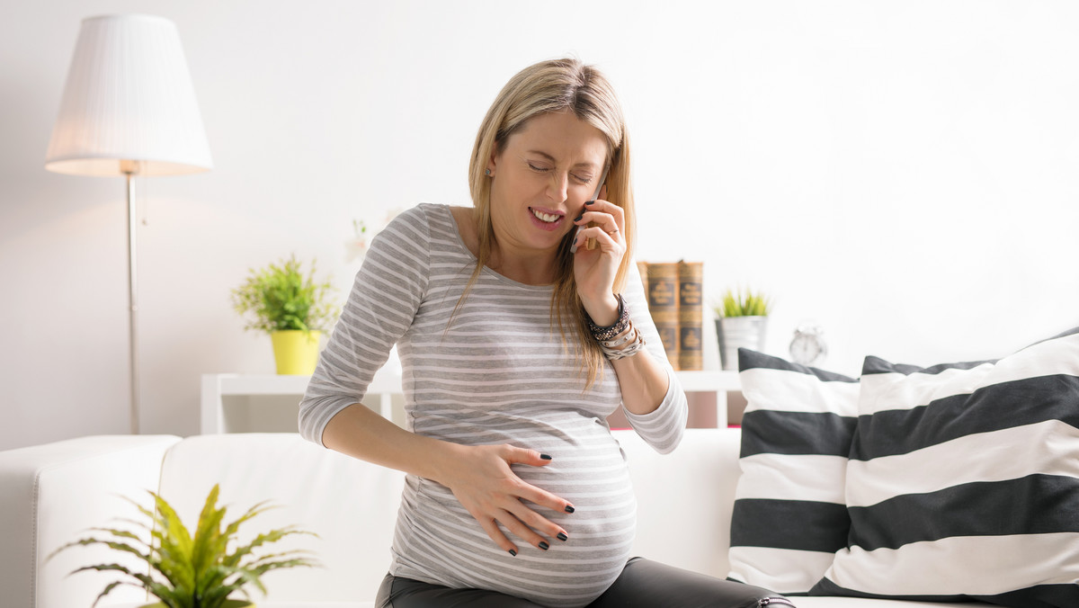 Poród: kiedy jechać do szpitala? Objawy, zwiastuny i termin porodu