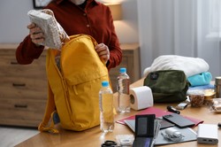 Co powinno znaleźć się w plecaku ewakuacyjnym? Rząd podpowiada i zachęca, aby być przygotowanym na wszystko