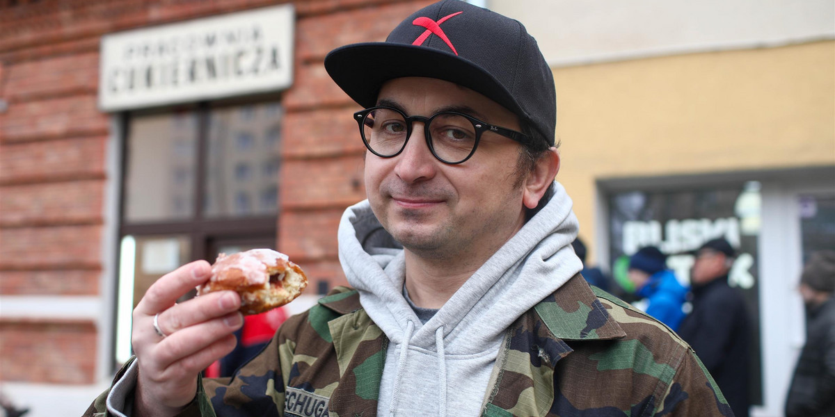 Reporter "Faktu" Damian Ryndak sprawdzał, jak smakuje najlepszy pączek w stolicy 