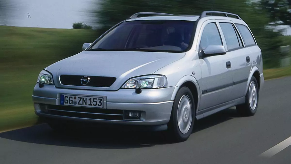 Toyota Corolla kontra Opel Astra II, Skoda Octavia i Peugeot 307 - Które używane kombi okaże się lepsze dla rodziny?