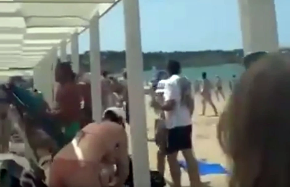Kupači beže sa plaže usled napada na Krim