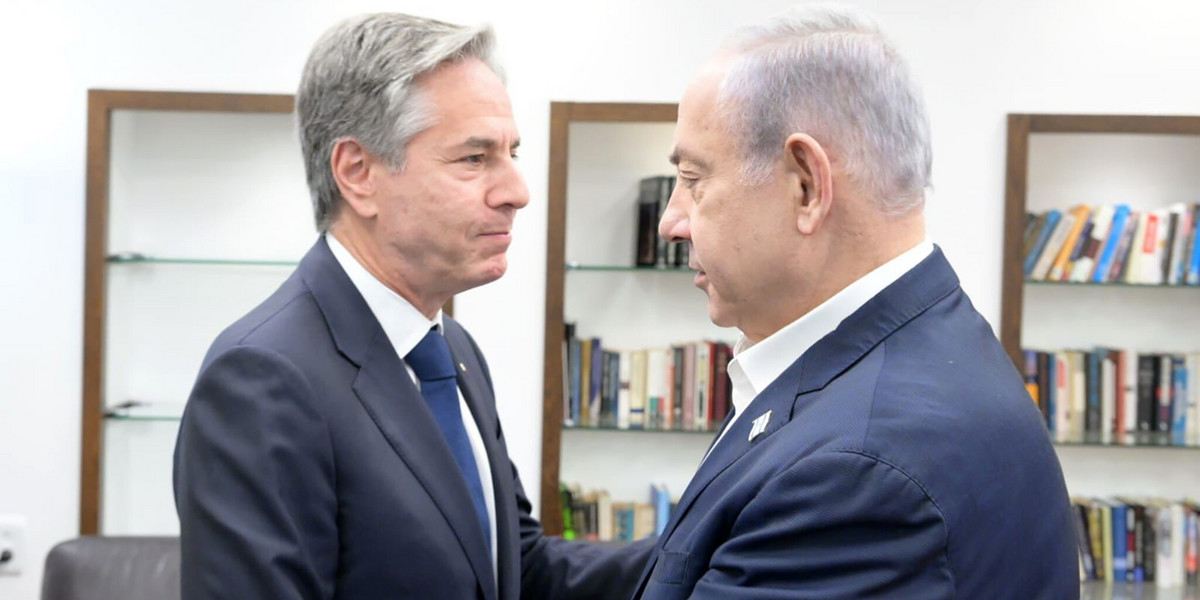 Izraelski premier Benjamin Netanjahu spotkał się w Tel Awiwie z sekretarzem stanu USA Antonym Blinkenem.