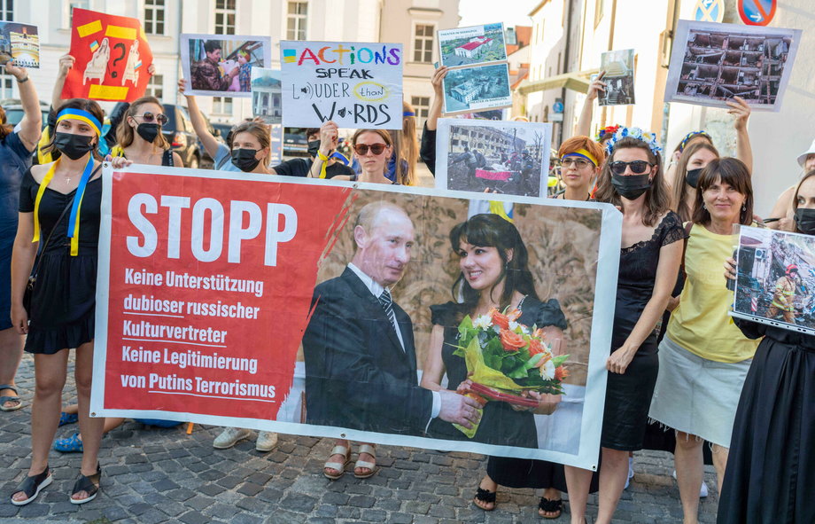 Niemiecki protest przeciw występowi śpiewaczki
