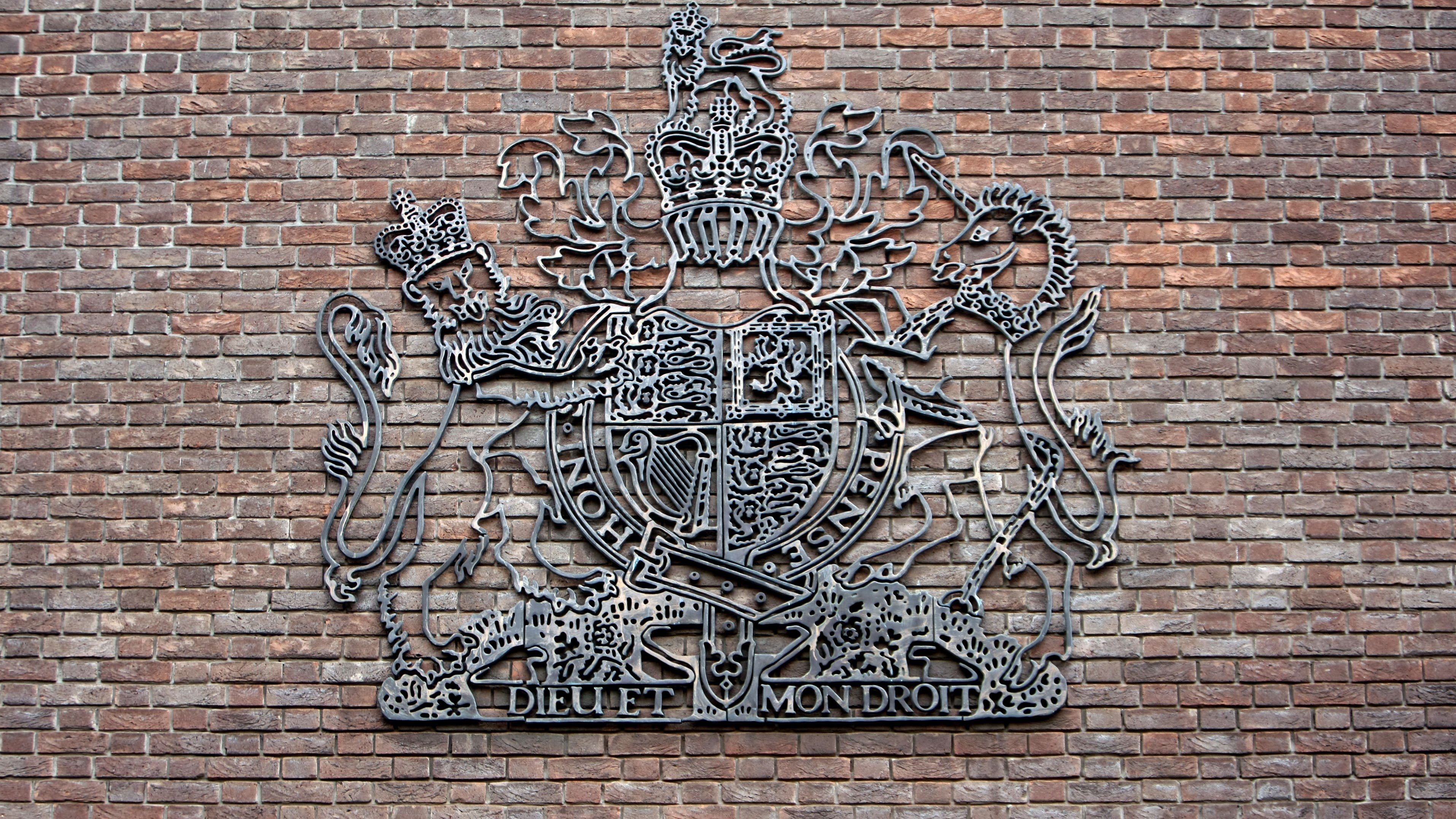 3 jailed for violent disorder at Essex asylum hotel