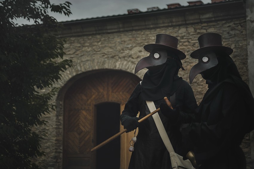 Lekari su u vreme kuge nosili drveni štap kako bi pregledali pacijente, bez direktnog kontakta
