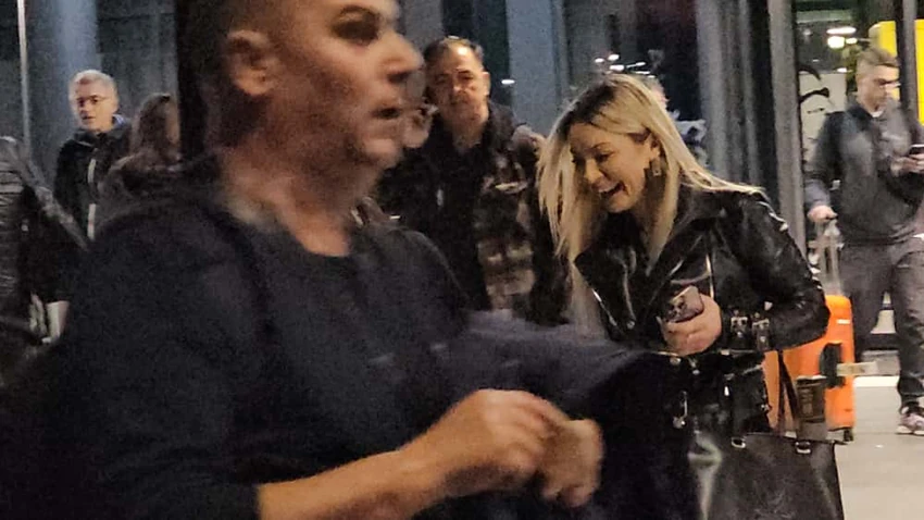 Aca Lukas i nepoznata plavuša