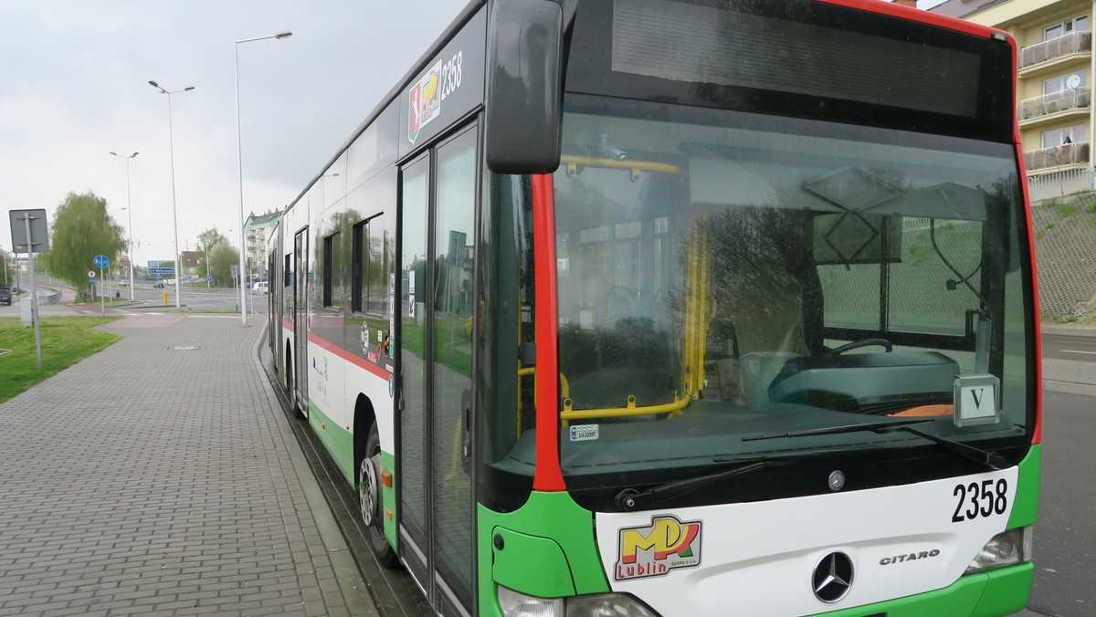 Miejskie Przedsiębiorstwo Komunikacyjne (MPK) Lublin odpowiada za transport autobusowy i trolejbusowy na terenie stolicy województwa lubelskiego. Jest to bowiem główny przewoźnik na terenie miasta, aczkolwiek gminną jednostką budżetową organizującą i zarządzającą komunikacją miejską w Lublinie jest tamtejszy Zarząd Transportu Miejskiego, który został utworzony 1 stycznia 2009 roku. ZTM Lublin odpowiada między innymi za planowanie sieci komunikacyjnej, układ oraz rozkłady jazdy linii trolejbusowych i autobusowych na terenie „Koziego Grodu”.