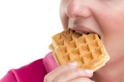 Gofry, lody, grill... Sposoby na to, by letnie smakołyki nie tuczyły