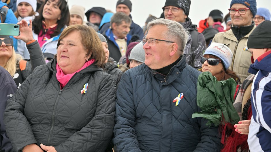 Bronisław Komorowski z małżonką podczas mszy na Kasprowym Wierchu