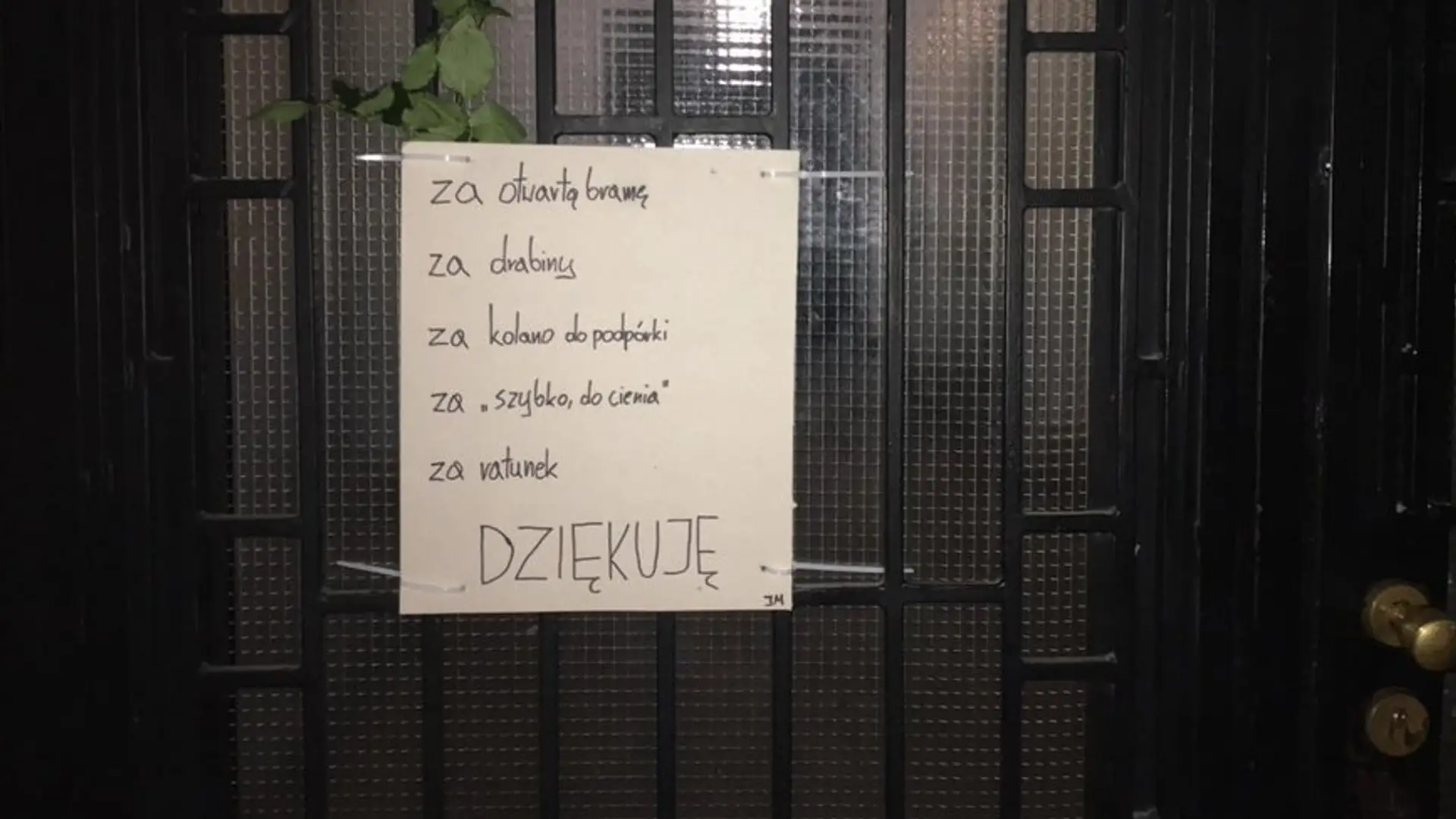 "Za drabinę, za kolano do podpórki". Protestujący dziękują za pomoc w ucieczce przed policją