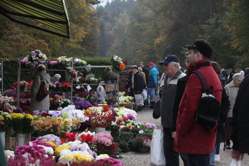 Stragany przy cmentarzu Srebrzysko