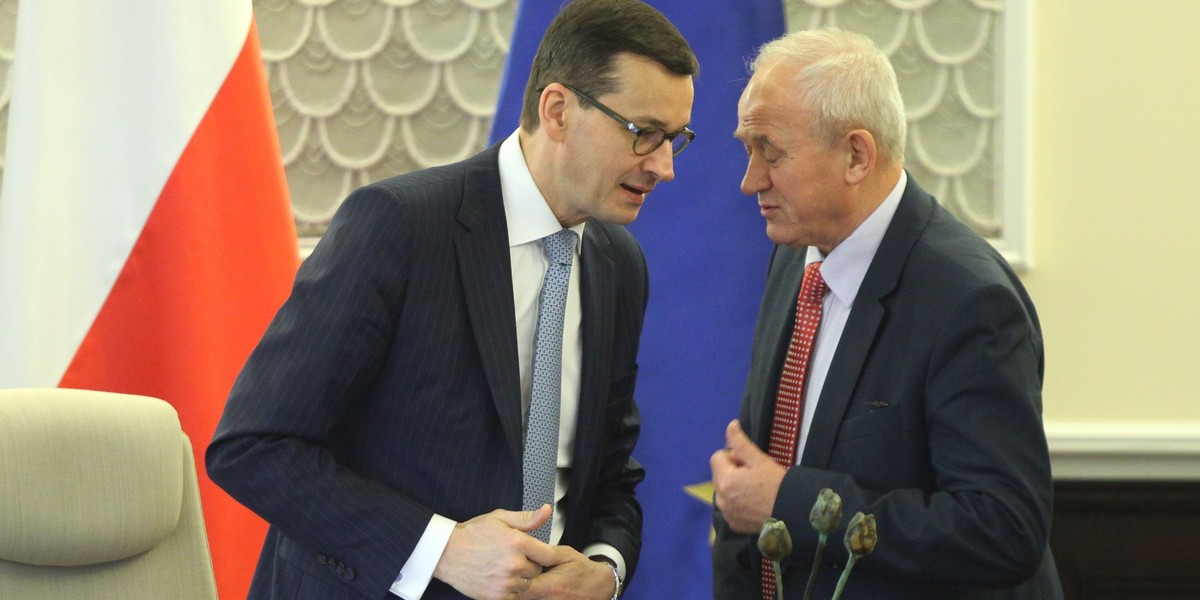 Mateusz Morawiecki przejął nadzór nad Orlenem i Lotosem