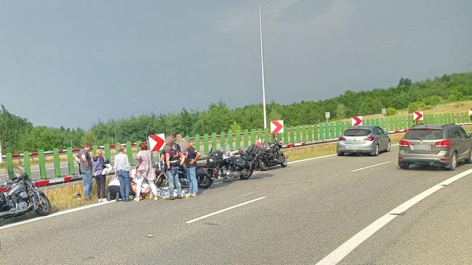 Motocyklistka przewróciła się na S1