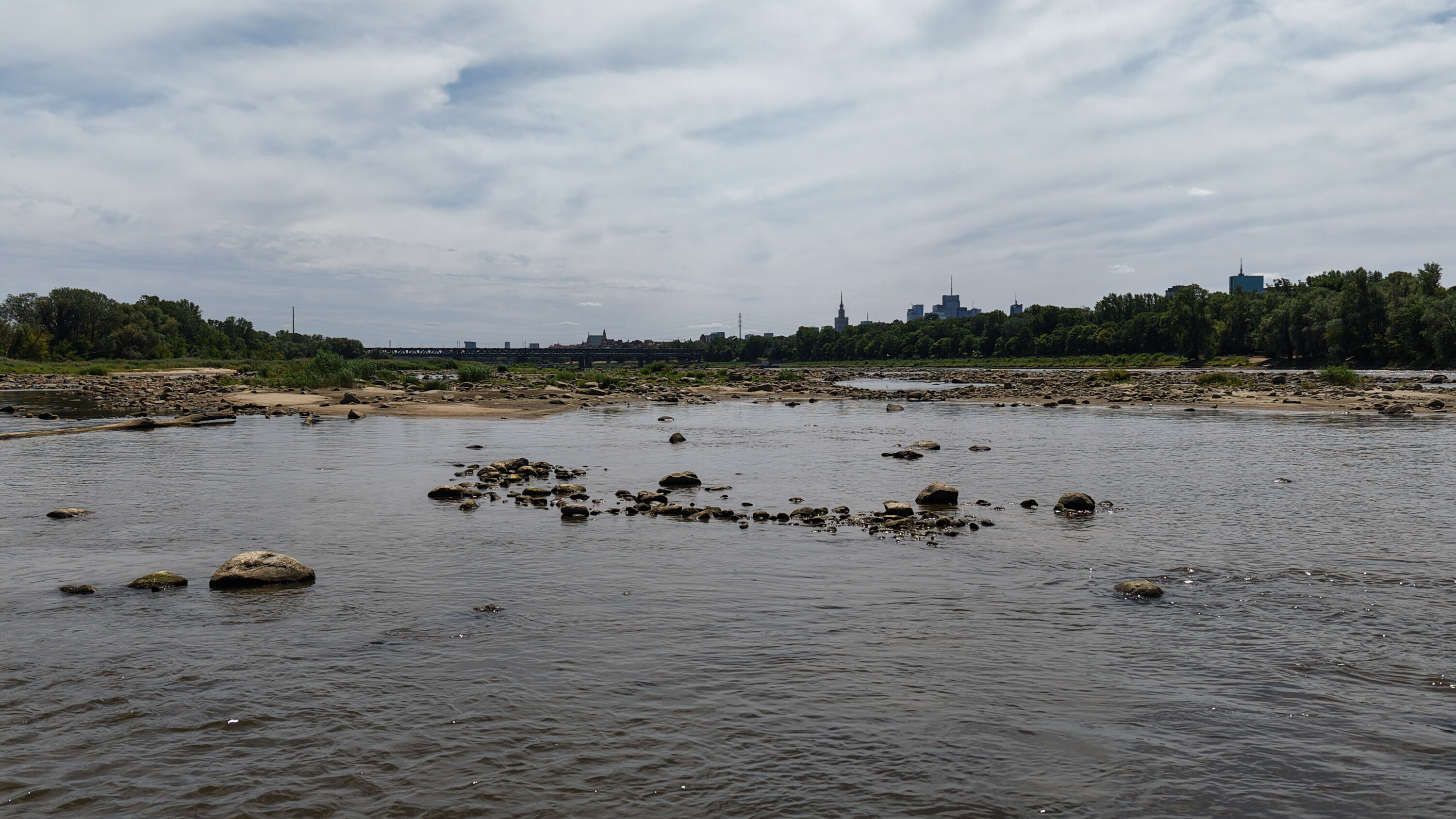 Susza hydrologiczna: 72 ostrzeżenia IMGW w całej Polsce