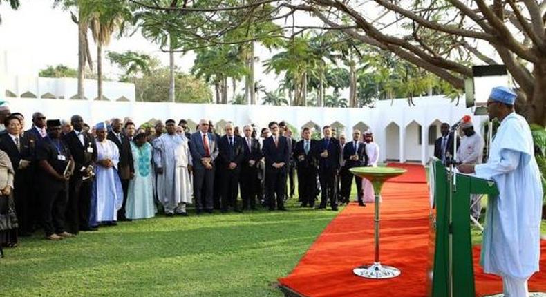 President hosts cocktail party for diplomats. 