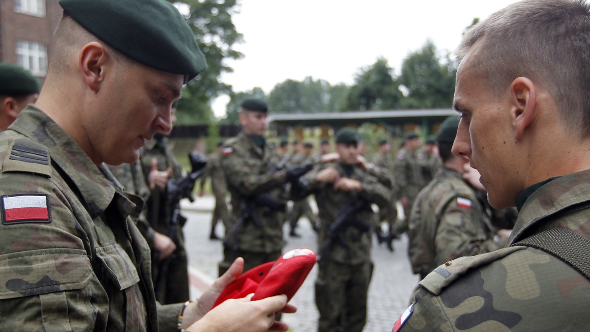 Agat — nowa jednostka podległa Dowództwu Wojsk Specjalnych — została sformowana w Gliwicach. Powstała z rozwiązania tamtejszego oddziału specjalnego Żandarmerii Wojskowej.