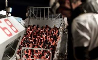 UE chce zerwać z polityką przyjmowania migrantów ze statków