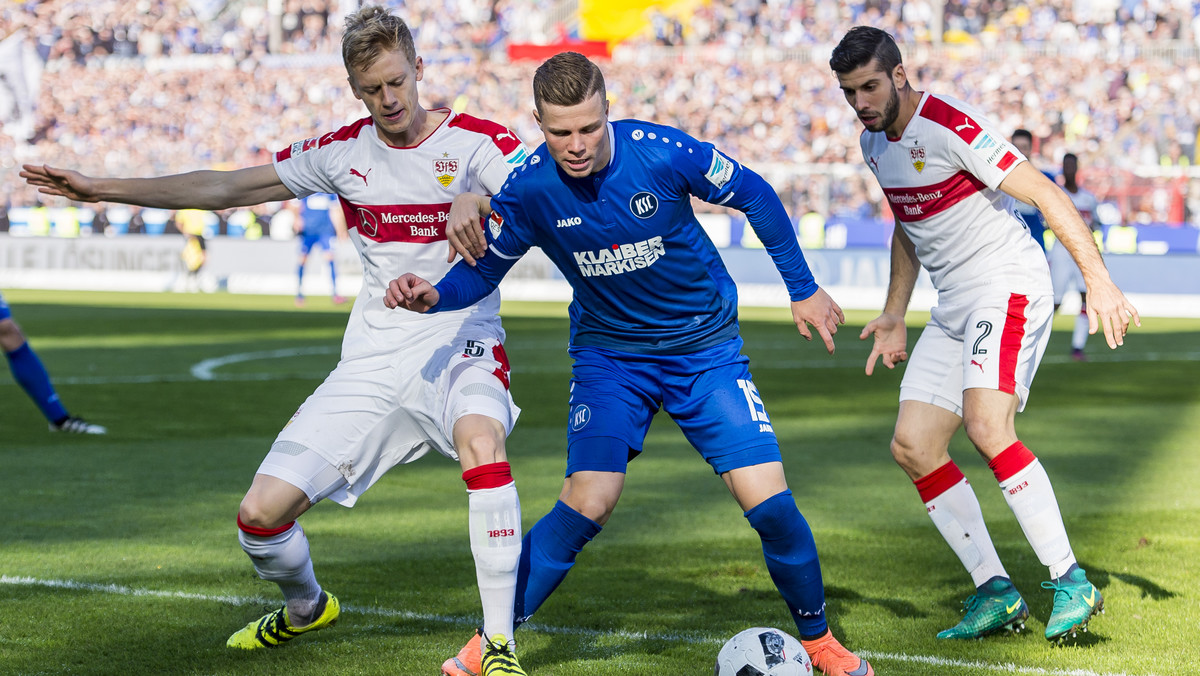 W niedzielę ekipa Karlsruher SC przegrała u siebie z VfB Stuttgart 1:3 w meczu 11. kolejki niemieckiej 2. Bundesligi. Przed meczem kibice gospodarzy spalili maskotkę gości.