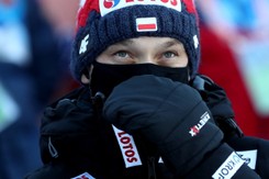 Stoch i Kubacki spisali się słabiej. Pierwszego bolą plecy, drugiemu brak pewności siebie