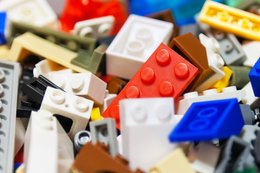 Lego z drewna? Takie były początki duńskiej marki zabawek