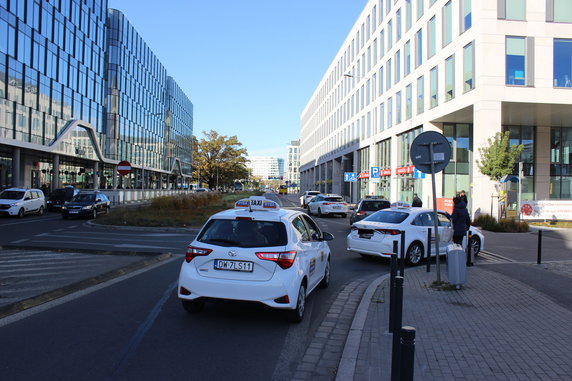 We Wrocławiu taksówkarze mają problem z odbiorem klientów z dworca