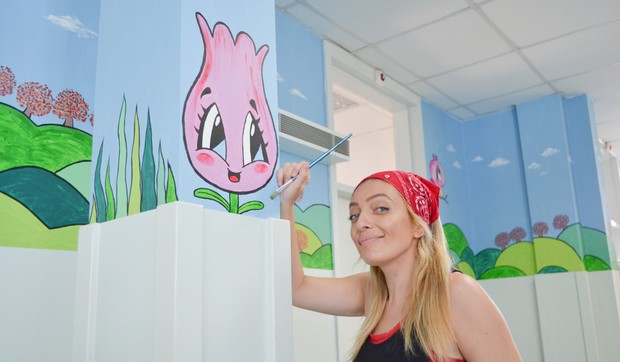 Sladjana Klacar pale oslikava zidove