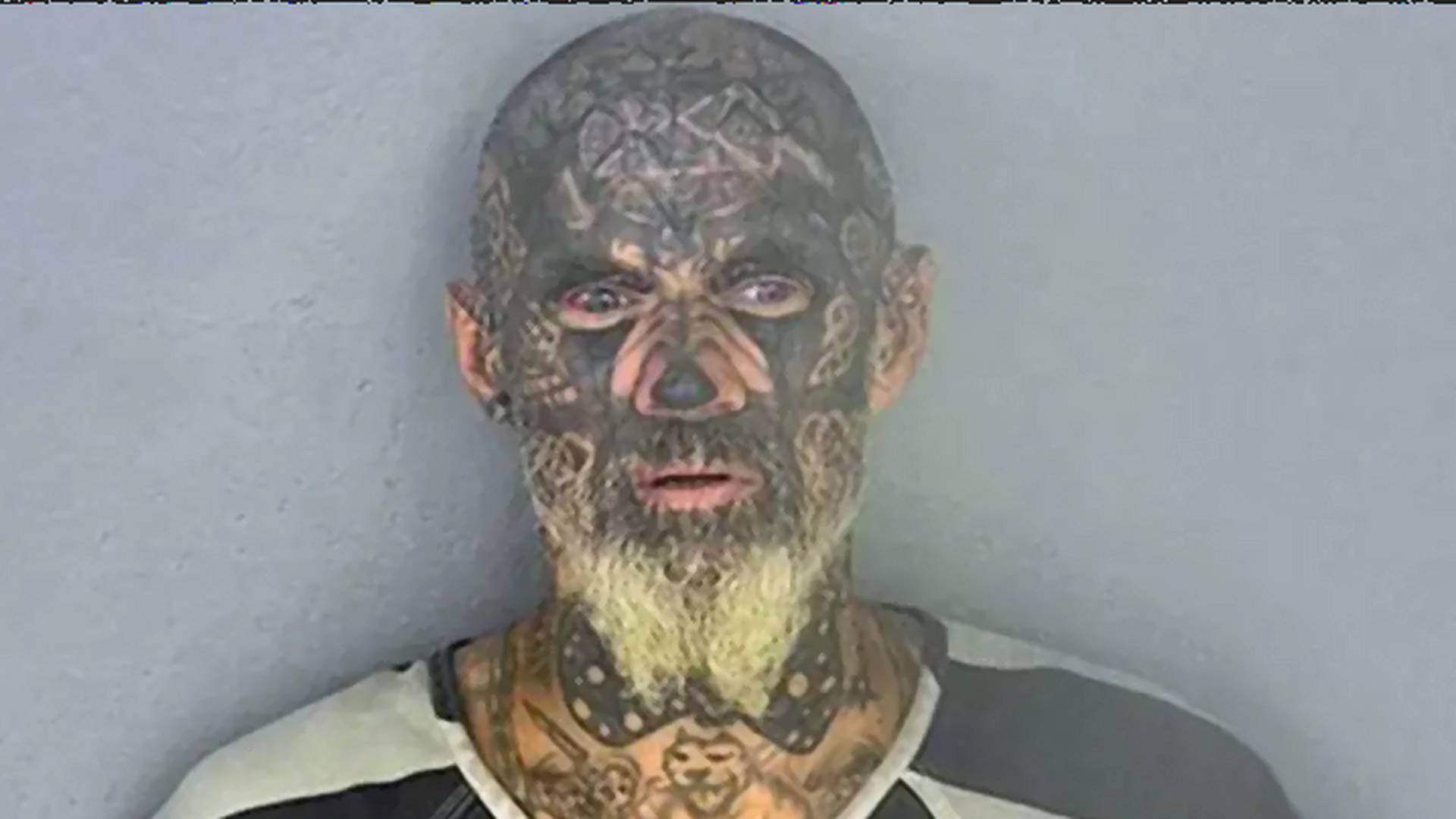 Najstrašniji kriminalac na svetu sa celim licem u tetovažama je ponovo uhapšen